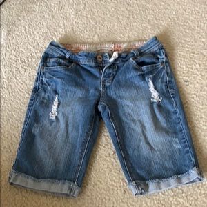 Capri shorts